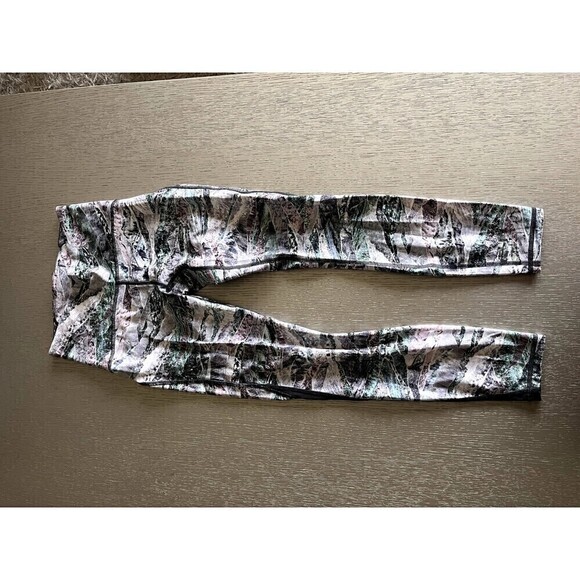 Lululemon Train Times Pant 25" Springscape Multi/Obsidian Style Size 4-Brand New - Picture 2 of 8